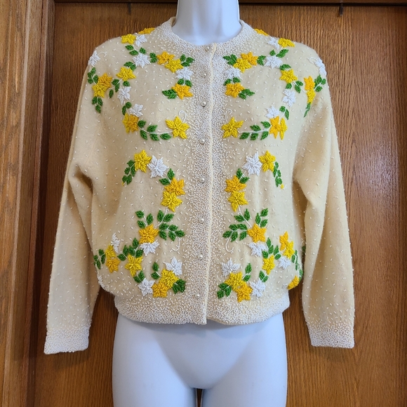 Vintage Sweaters - Vintage 50s Cream Wool Beaded Cardigan Sweater M